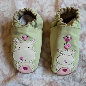 Robeez Green and Pink Hippo Leather Soled Toddler Shoes Size 18-24 Months